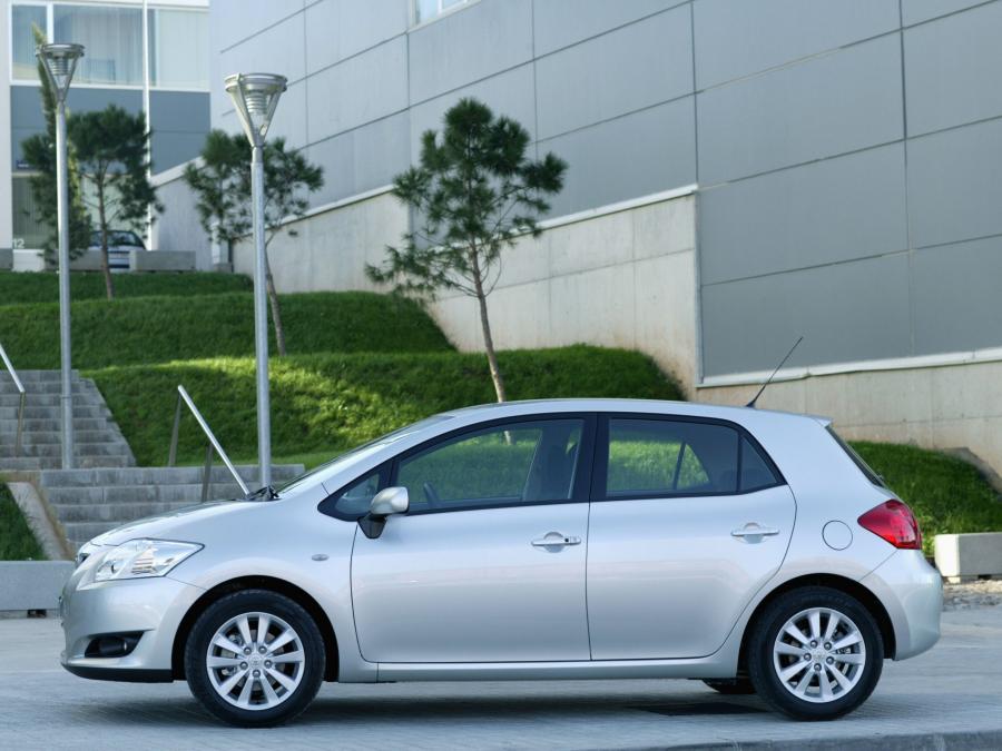  Toyota Auris 5-Door 2007 года  (фото 11 из 30)